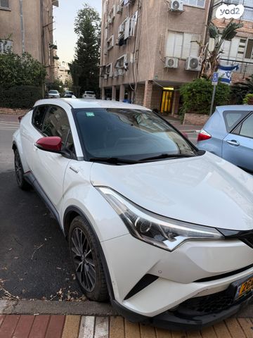 מודעת רכב טויוטה C-HR
