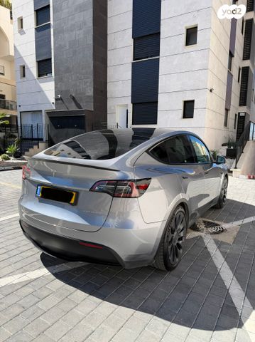 מודעת רכב טסלה מודל Y