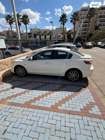 מודעת רכב מאזדה 3