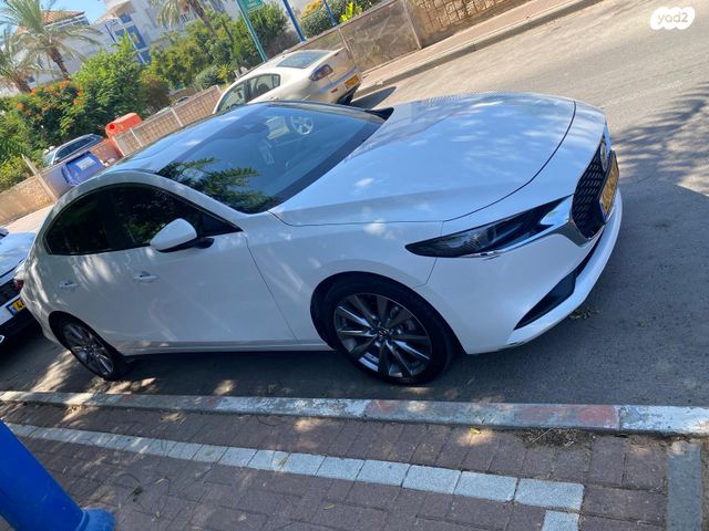 מודעת רכב מאזדה 3