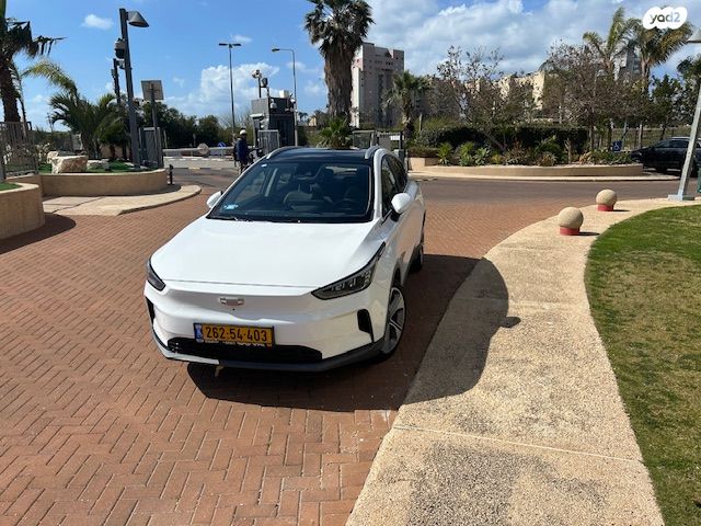 מודעת רכב ג׳ילי Geometry C