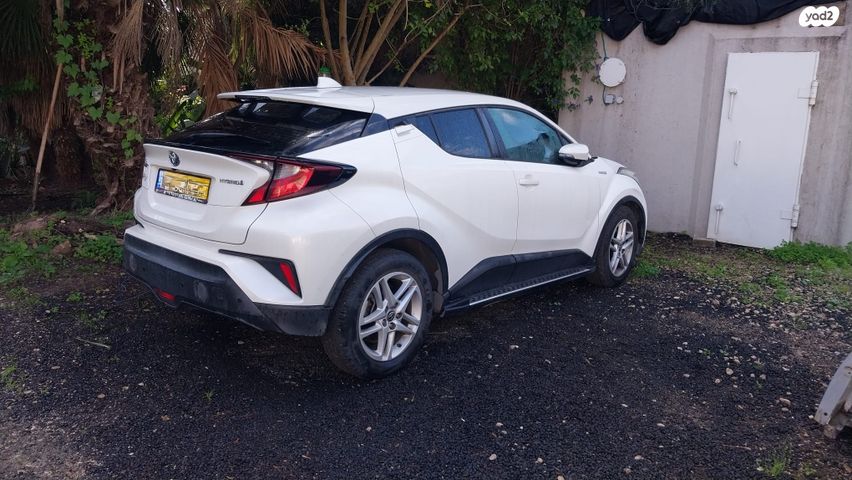 מודעת רכב טויוטה C-HR