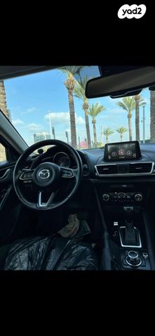 מודעת רכב מאזדה 3