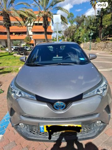 מודעת רכב טויוטה C-HR