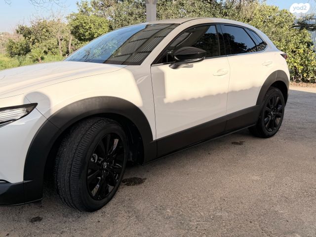 מודעת רכב מאזדה CX-30
