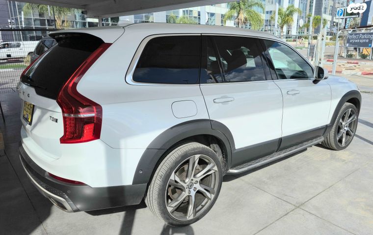 מודעת רכב וולוו XC90 2