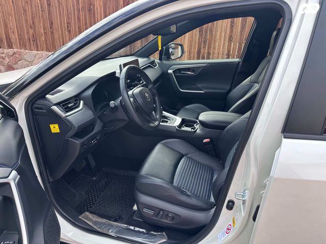 מודעת רכב טויוטה RAV4