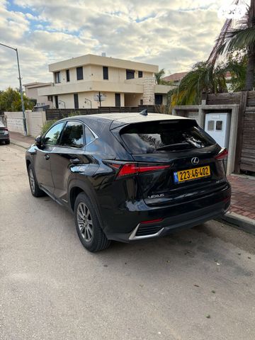 מודעת רכב לקסוס NX