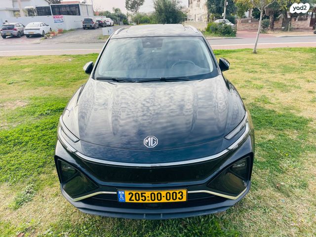 מודעת רכב אם ג'י מארוול R 1