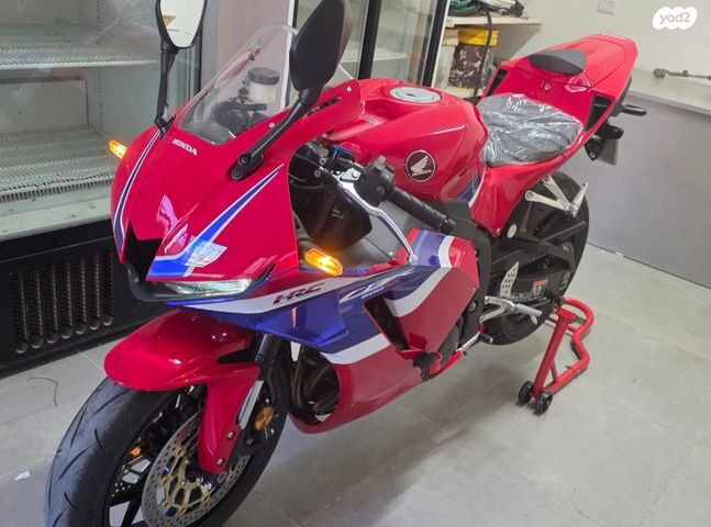 מודעת רכב הונדה CBR600RR