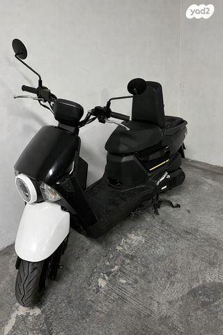 מודעת רכב סאן יאנג 4MICA