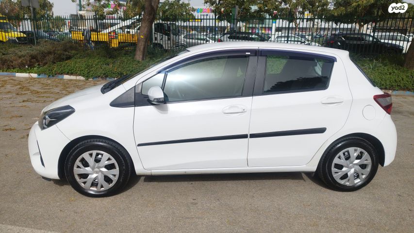מודעת רכב טויוטה יאריס 2