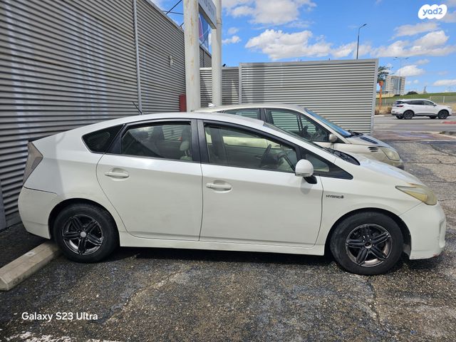 מודעת רכב טויוטה פריוס