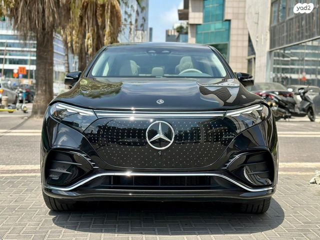מודעת רכב מרצדס-בנץ EQS SUV