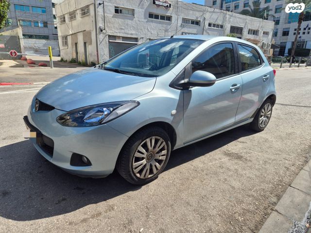 מודעת רכב מאזדה 2