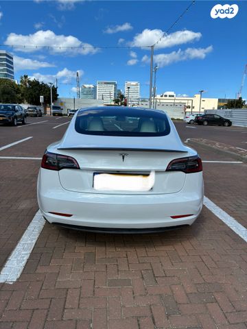 מודעת רכב טסלה מודל 3