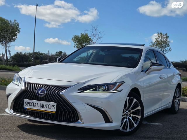 מודעת רכב לקסוס ES