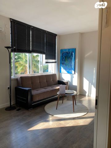 אוסטרובסקי 11