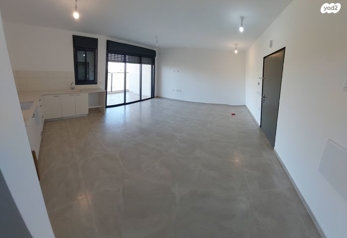 לאה גולדברג 6