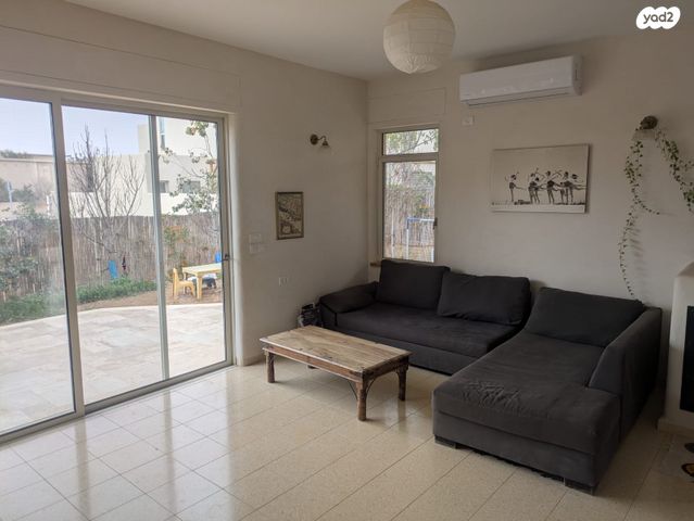 שדרות לאה גולדברג 1