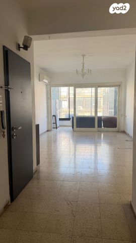 אבן גבירול 77