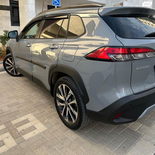 מודעת רכב טויוטה קורולה קרוס