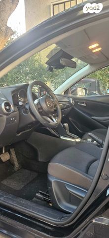 מודעת רכב מאזדה 2