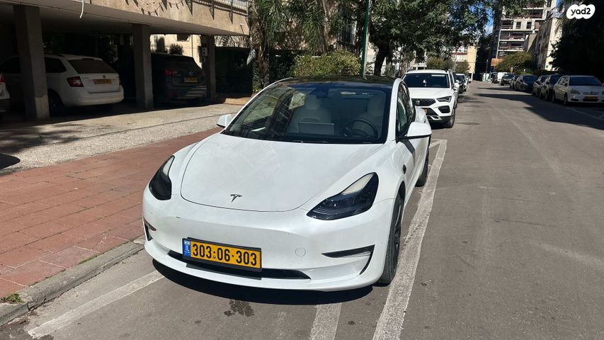 מודעת רכב טסלה מודל 3