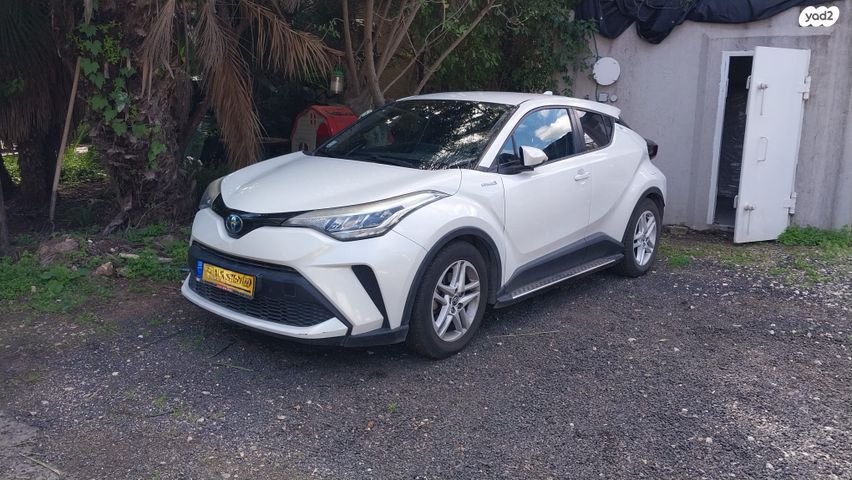 מודעת רכב טויוטה C-HR