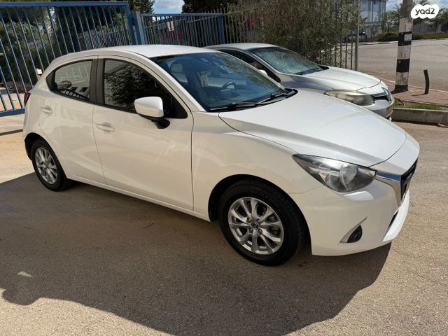 מודעת רכב מאזדה 2