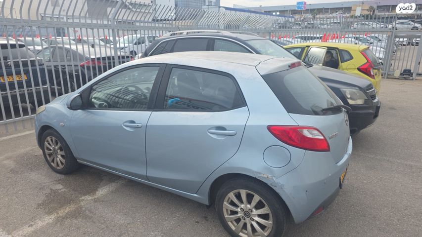 מודעת רכב מאזדה 2