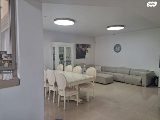 הרב מילובביץ 30