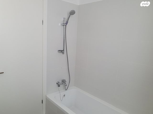 לוין אפשטיין 11