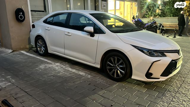 טויוטה קורולה