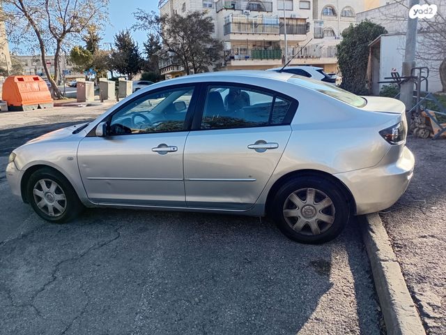 מודעת רכב מאזדה 3