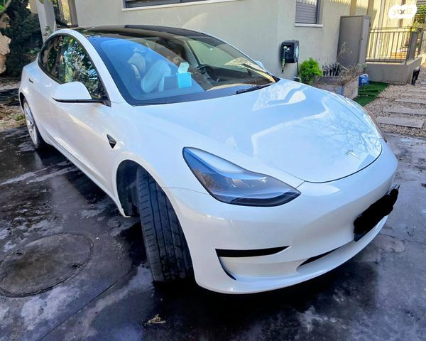מודעת רכב טסלה מודל 3