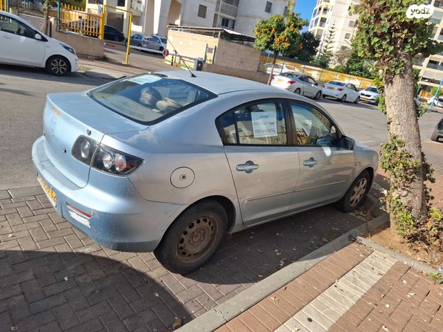 מודעת רכב מאזדה 3
