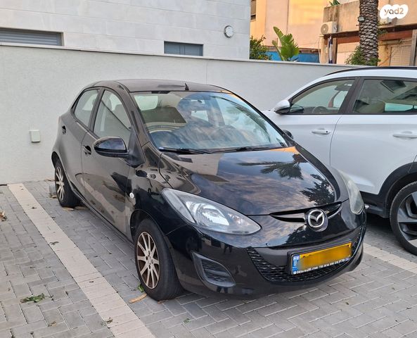 מודעת רכב מאזדה 2