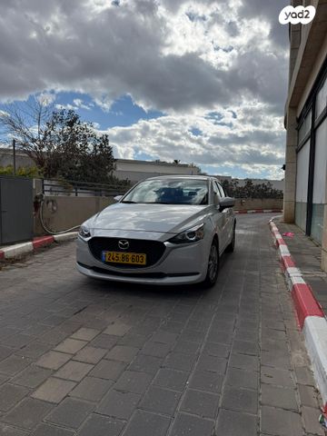 מודעת רכב מאזדה 2