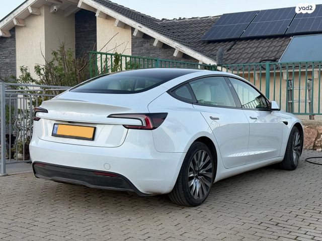 מודעת רכב טסלה מודל 3