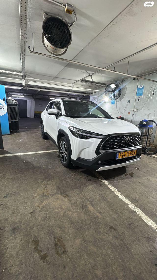 טויוטה קורולה קרוס