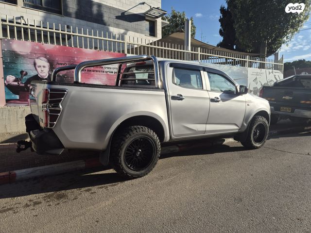 מודעת רכב איסוזו די-מקס