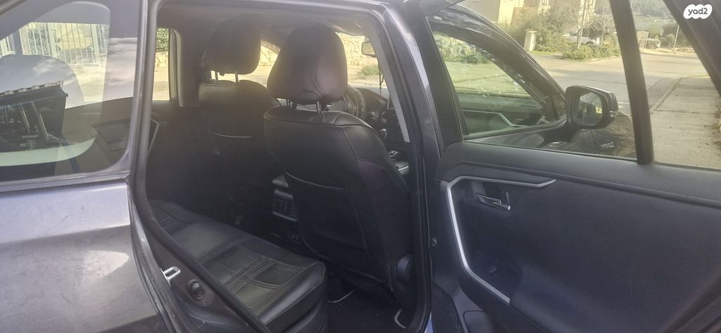 מודעת רכב טויוטה RAV4