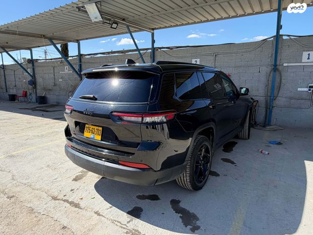 מודעת רכב ג'יפ גרנד צ'ירוקי