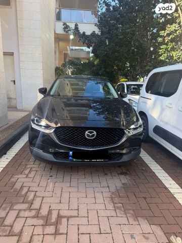 מודעת רכב מאזדה CX-30