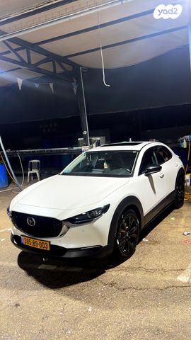 מודעת רכב מאזדה CX-30