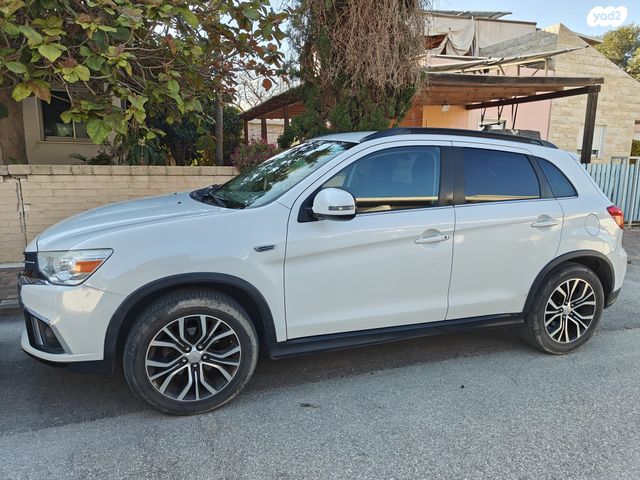 מודעת רכב מיצובישי ASX