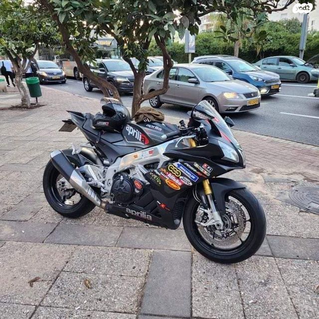 מודעת רכב אפריליה RSV4R