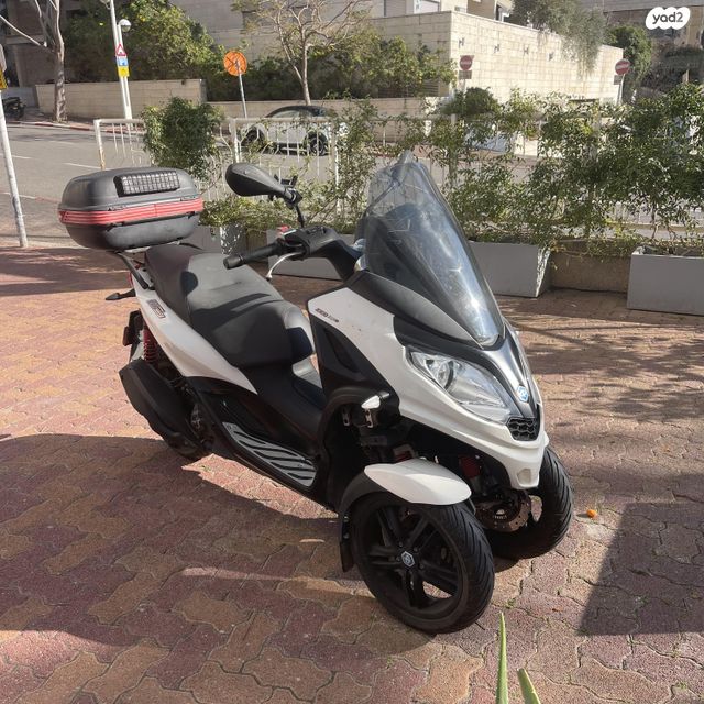 מודעת רכב פיאג'ו MP3 300 HPE 