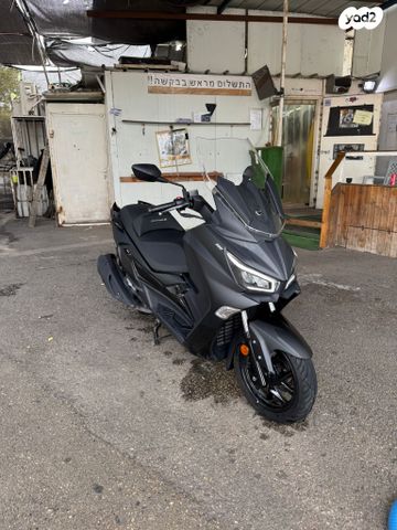 מודעת רכב סאן יאנג ג'וי-מקס Z-300